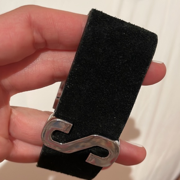 “S” cuff - Picture 3 of 6